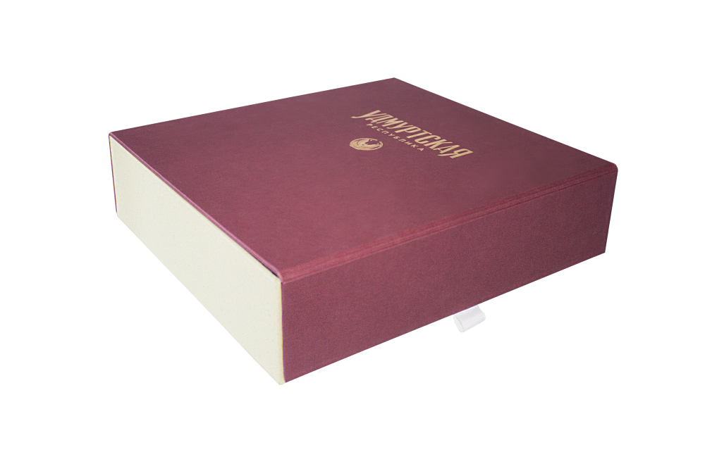 Большая подарочная коробка для корпоративных подарков "Удмуртская Республика", 285*270*75 мм