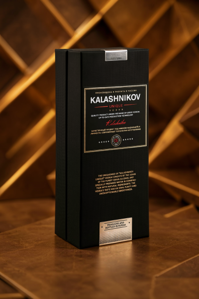 Подарочная коробка под бутылку "Kalashnikov Unique"