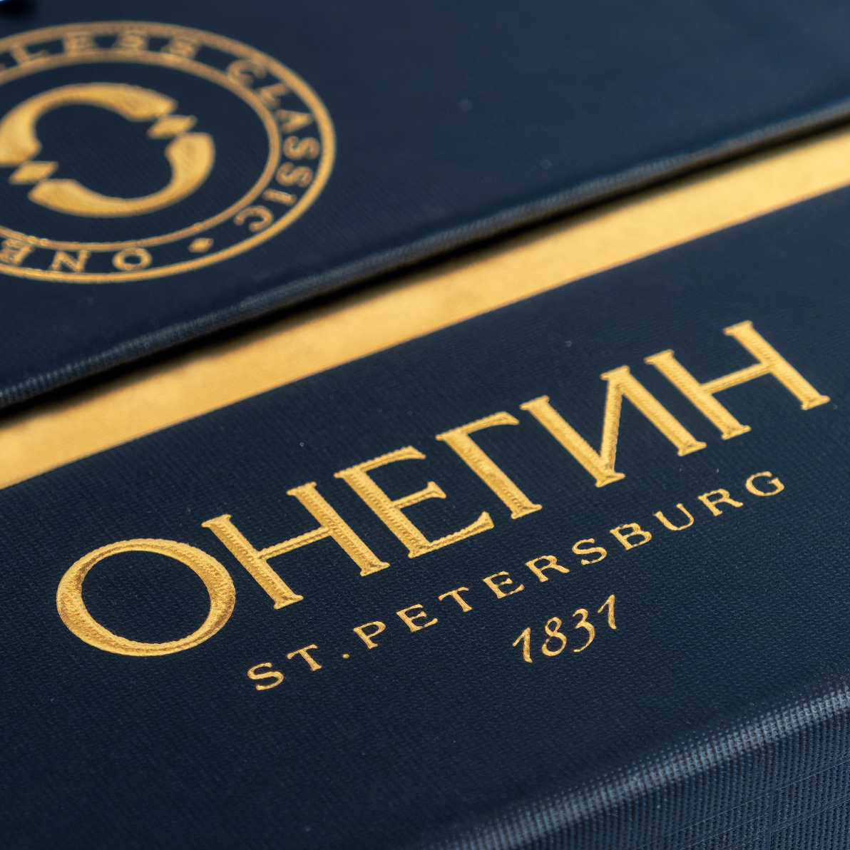 Тиснение золотой фольгой